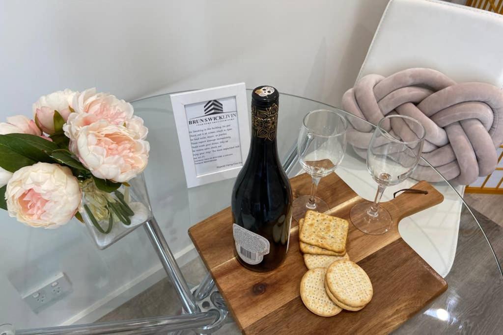 10A Brunswick Living Studio Close To Apt And Cbd Free Wifi Tram At Doorstep Melbourne Bagian luar foto